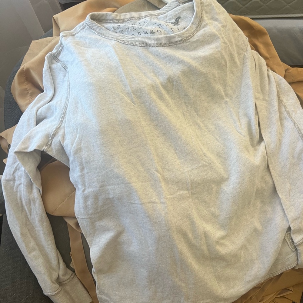 American Eagle Outfitters Vintage Fit Long Sleeve Shirt - L